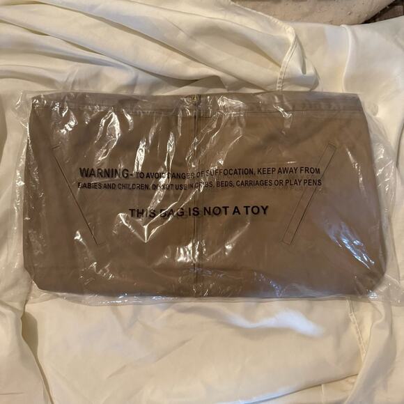 Sabrina Carpenter VIP Merch - Tour Jacket, Clear Drawstring Bag & Espresso Visor - Picture 6 of 14